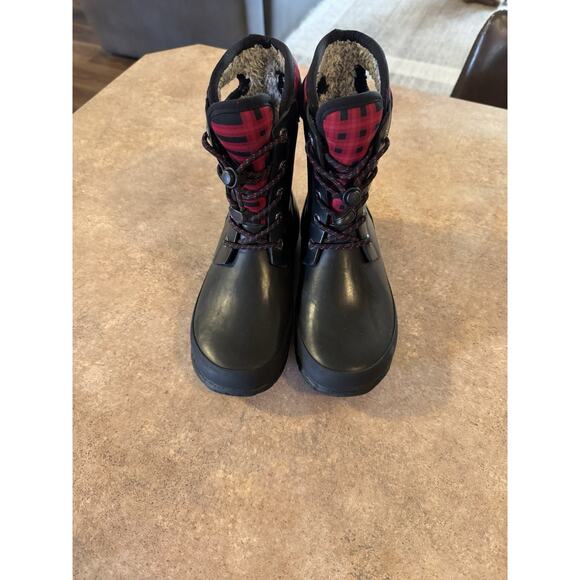 Bogs- Red & Black Plaid Waterproof Rain Boots Kids Size 1 - Picture 3 of 8